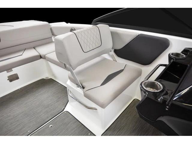 2024 Glastron GX 215 W/MERCRUISER 4.5L MPI