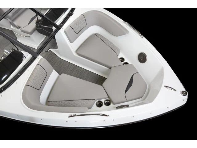 2024 Glastron GX 215 W/MERCRUISER 4.5L MPI