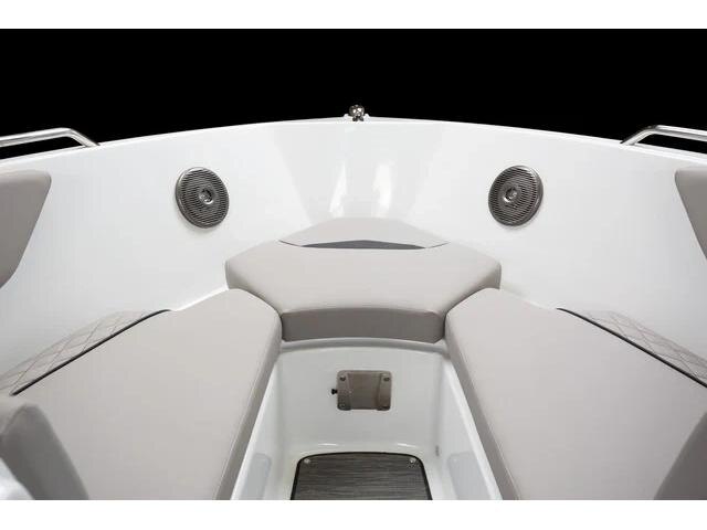 2024 Glastron GX 215 W/MERCRUISER 4.5L MPI