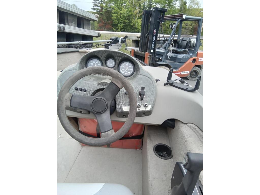 2010 Princecraft HOLIDAY DLX W/MERCURY 60 EFI