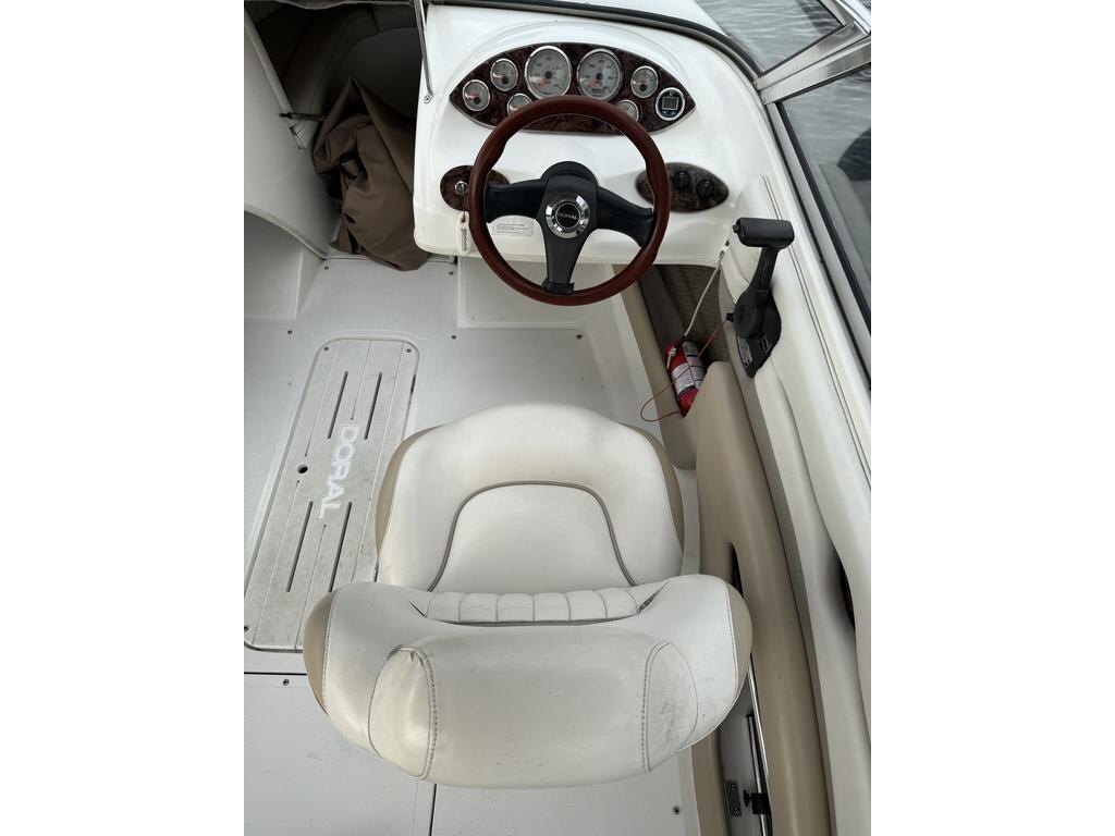 2005 Doral Boats 190 w/VOLVO PENTA 4.3L