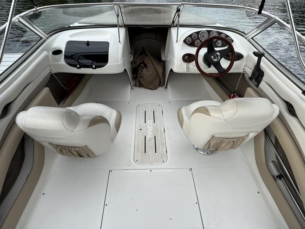 2005 Doral Boats 190 w/VOLVO PENTA 4.3L