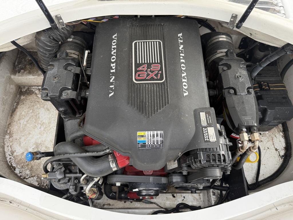 2005 Doral Boats 190 w/VOLVO PENTA 4.3L