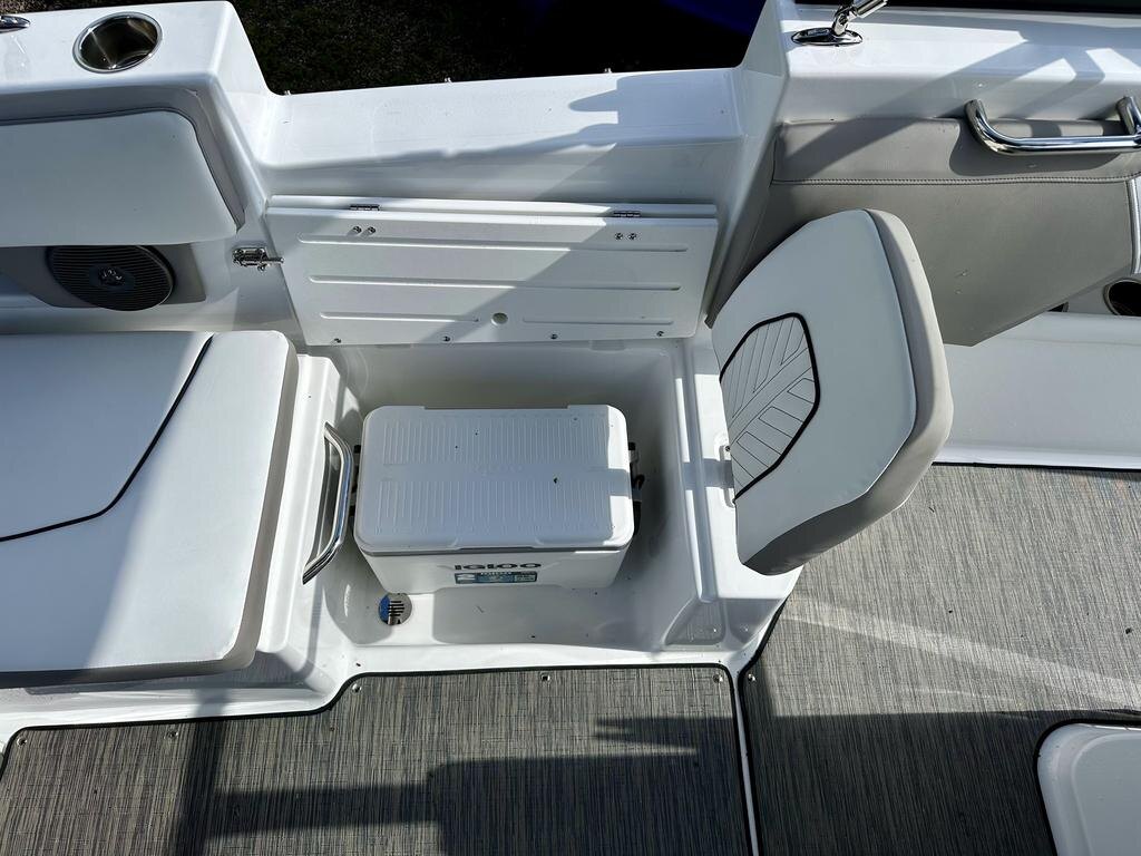 2024 Glastron GTD 245 W/MERCRUISER 6.2L