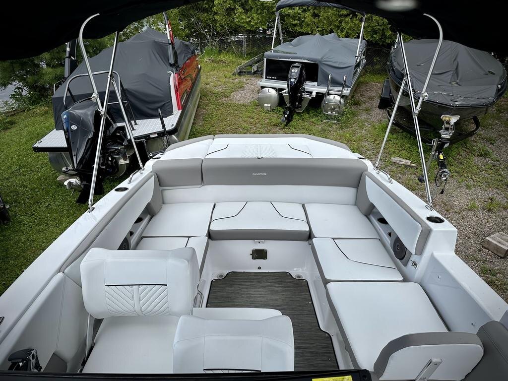 2024 Glastron GTD 245 W/MERCRUISER 6.2L