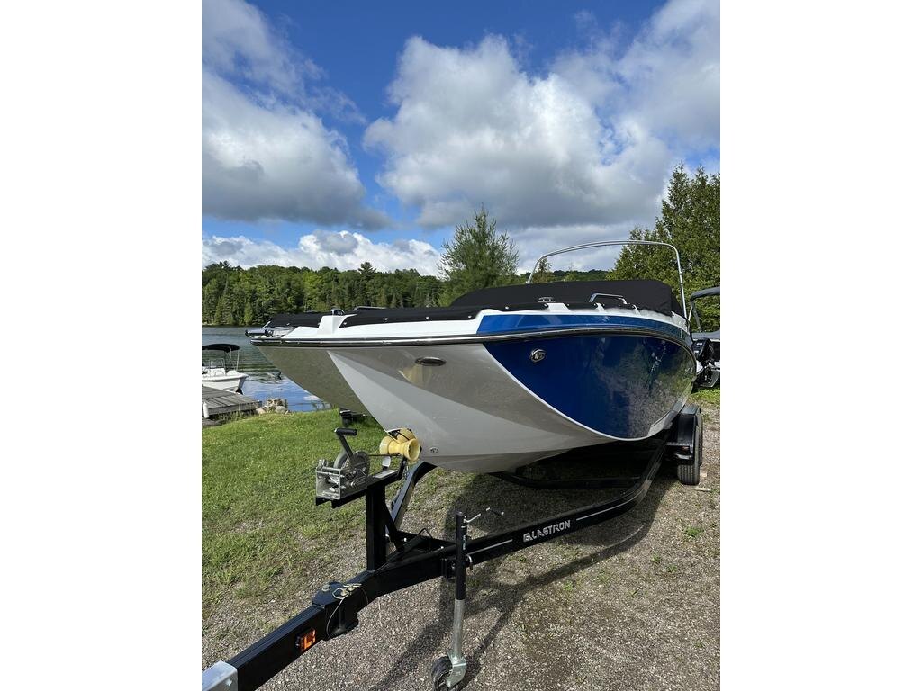 2024 Glastron GTD 245 W/MERCRUISER 6.2L