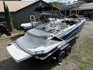 2024 Glastron GTD 245 W/MERCRUISER 6.2L