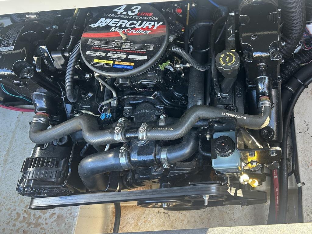 2005 Glastron MX 185