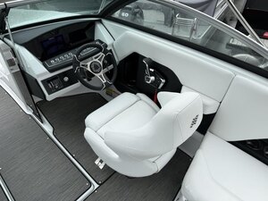 2025 Four Winns H2 W/MERCRUISER 6.2L