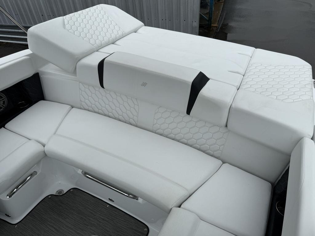 2025 Four Winns H2 W/MERCRUISER 6.2L