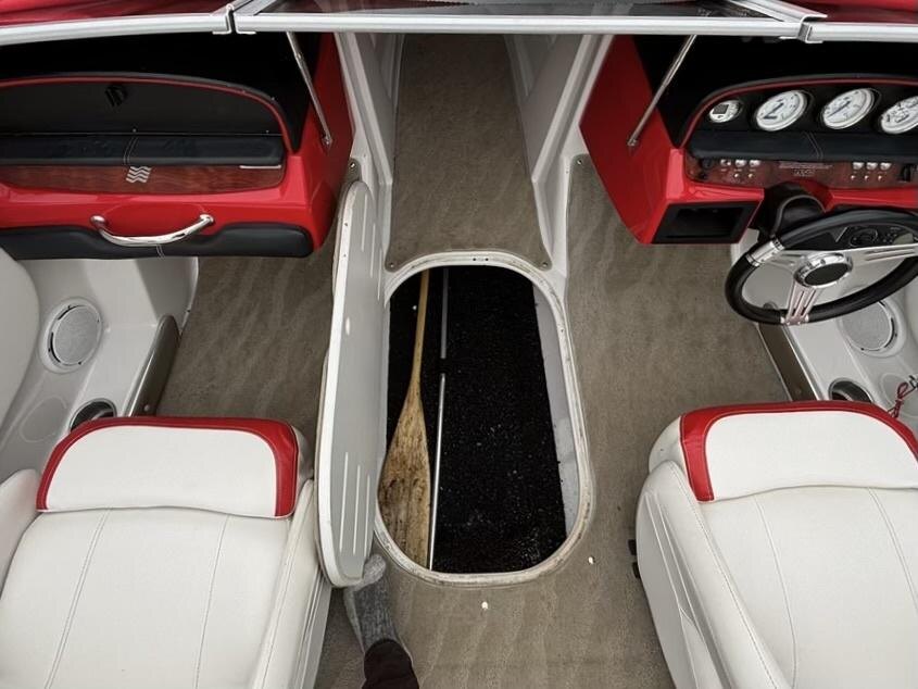 2009 Four Winns H200 W/VOLVO PENTA 4.3L