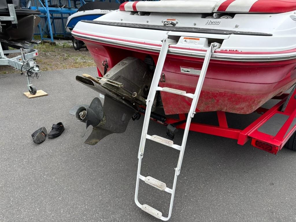 2009 Four Winns H200 W/VOLVO PENTA 4.3L