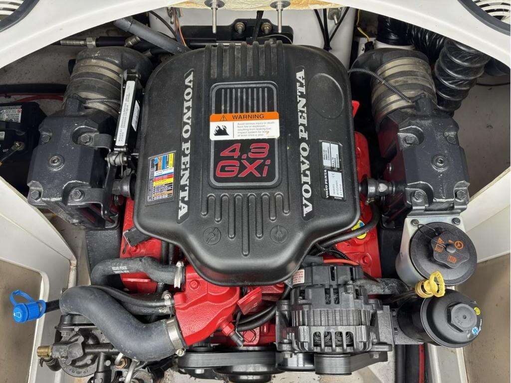 2009 Four Winns H200 W/VOLVO PENTA 4.3L