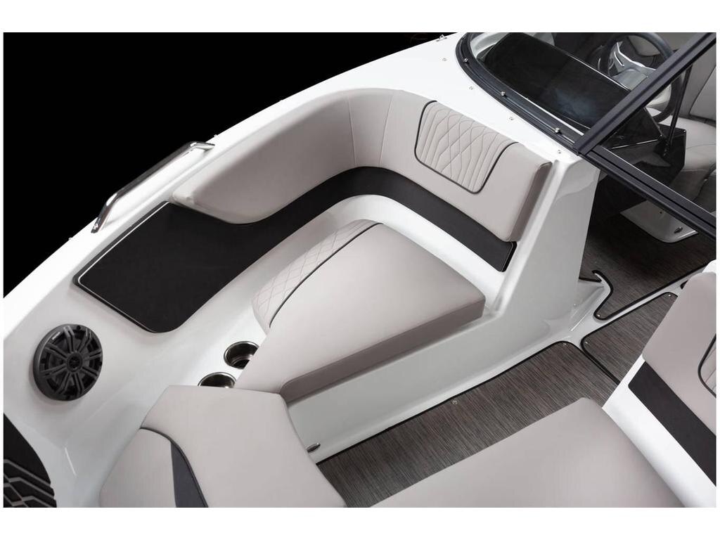 2022 Glastron GX 195 W/MERCRUISER 4.5L MPI