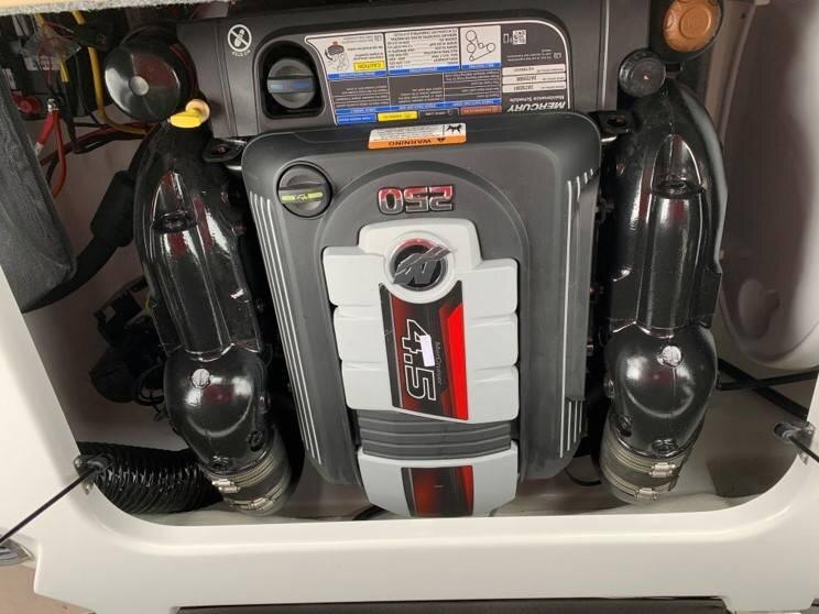 2022 Glastron GX 195 W/MERCRUISER 4.5L MPI