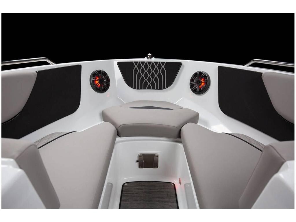 2022 Glastron GX 195 W/MERCRUISER 4.5L MPI