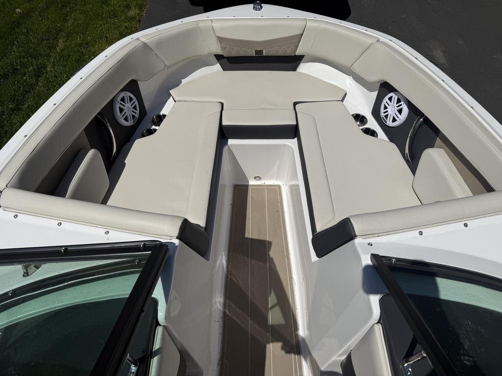 2025 Monterey Boats M20 SERIES