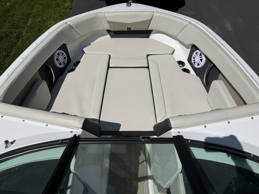 2025 Monterey Boats M20 SERIES