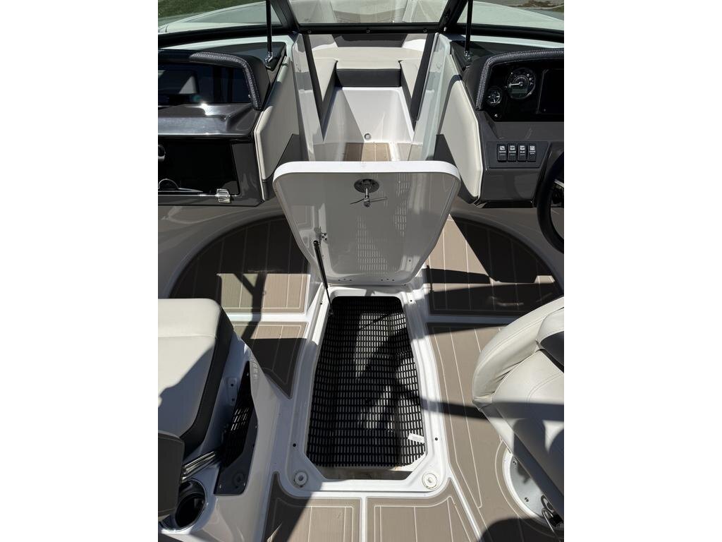 2025 Monterey Boats M20 SERIES