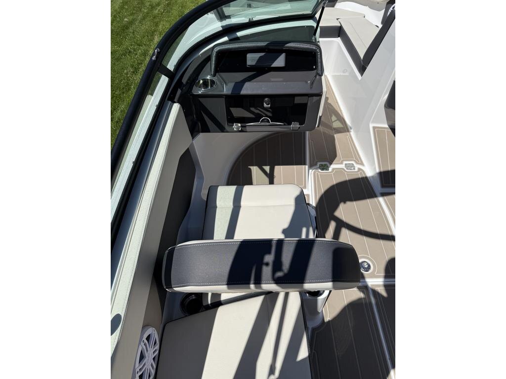 2025 Monterey Boats M20 SERIES