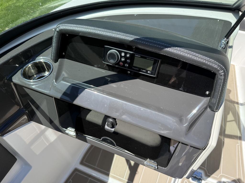 2025 Monterey Boats M20 SERIES