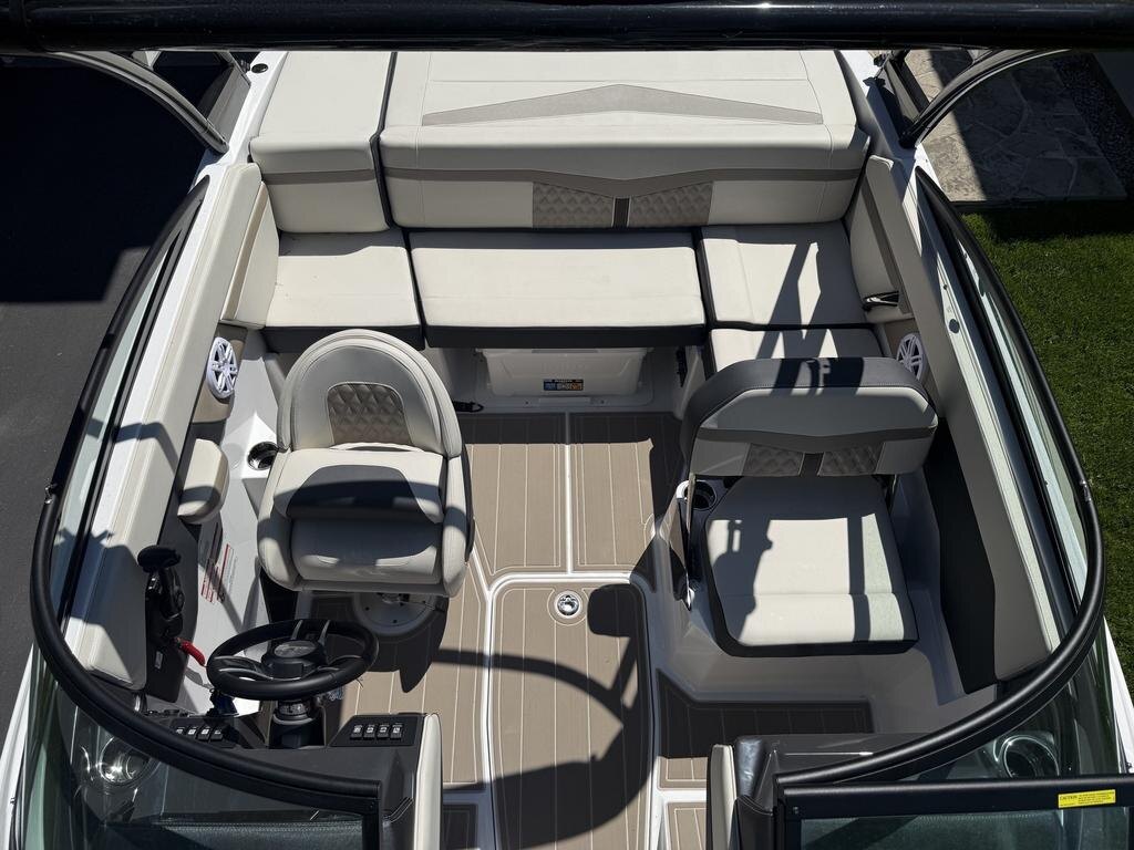 2025 Monterey Boats M20 SERIES