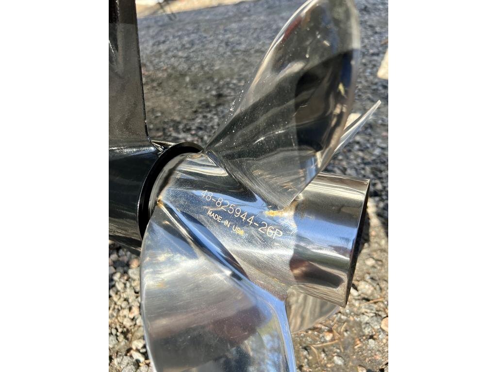 2001 Other CHECKMATE PULSEAIR 1700 W/MERCURY 200 EFI