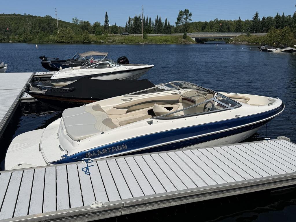 2006 Glastron GX 205 w/MERCRUISER 5.0L