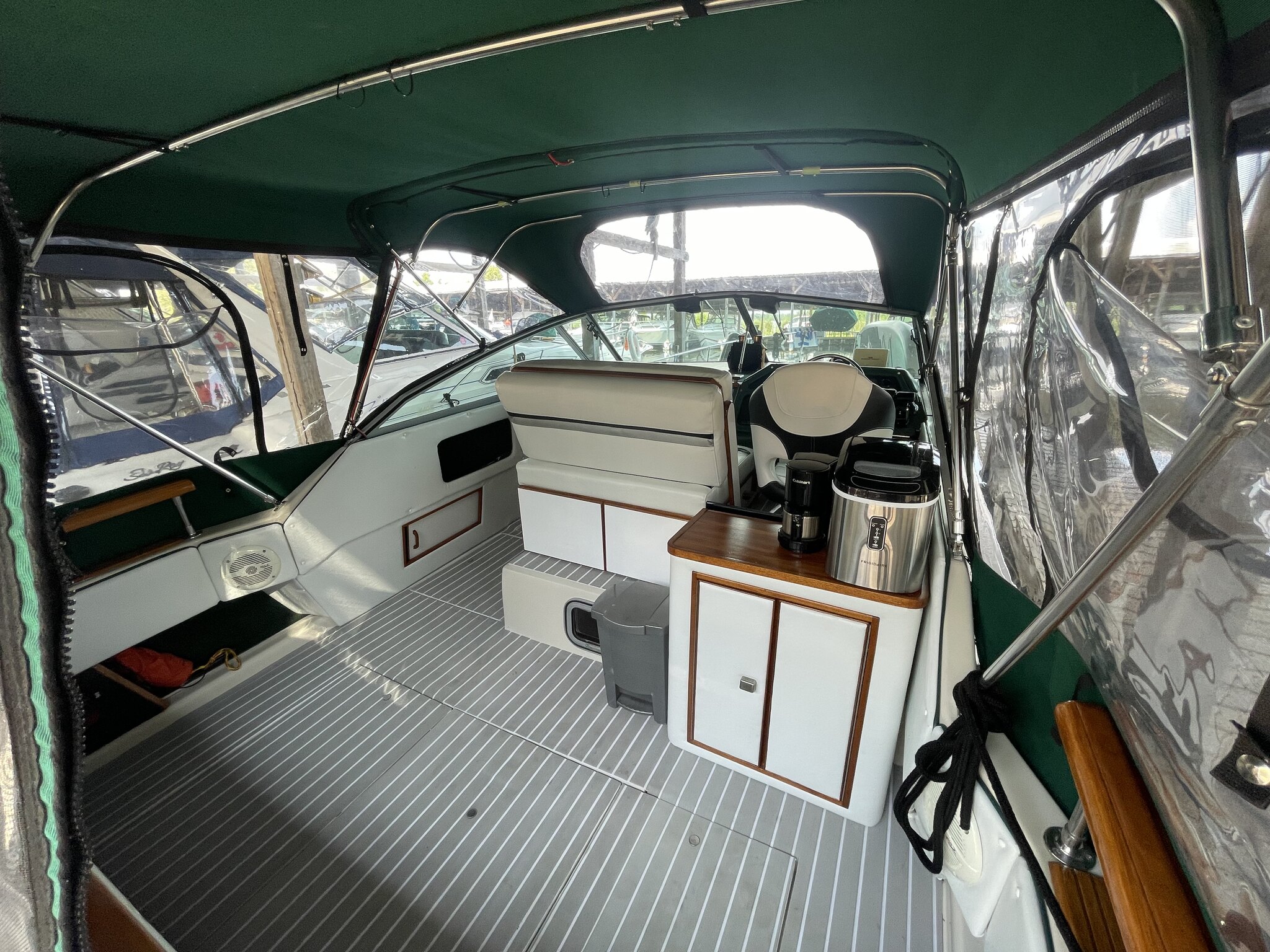 1986 Sea Ray 270 Sundancer