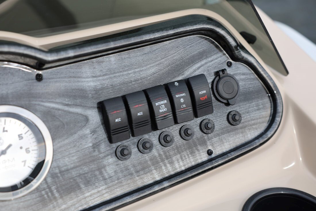 8299 580312 21865877 Montego Bay 8520c Classic