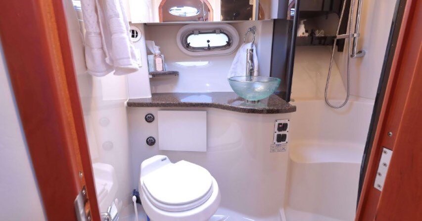 8299 581681 21992651 Four Winns Vista 378