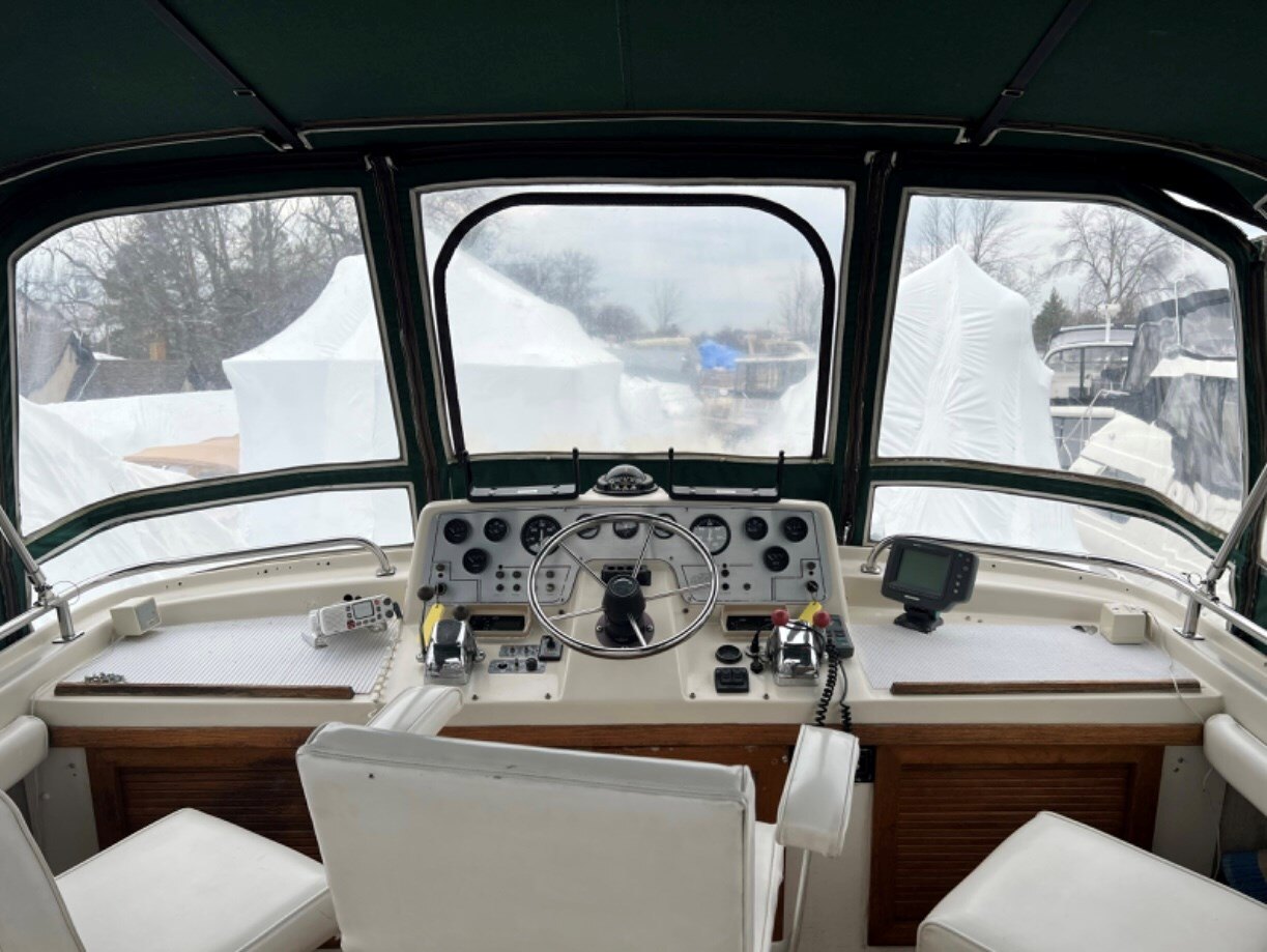 8299 583963 22222051 Silverton 40 Aft Cabin