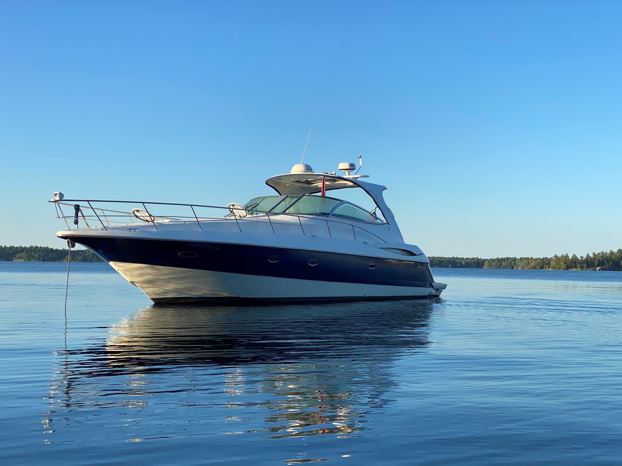 8299 592037 22742188 Cruisers Yachts 440 Express