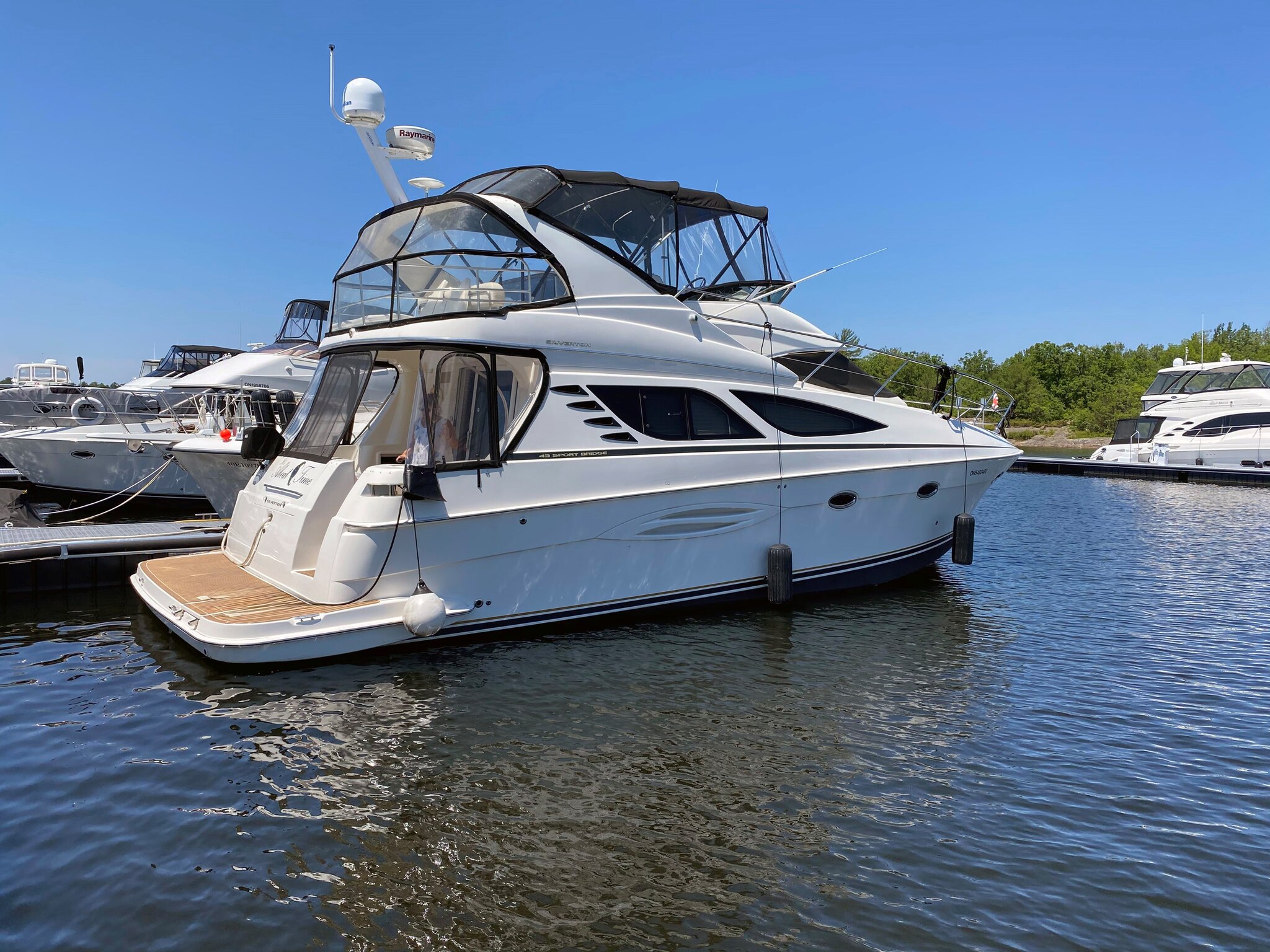 8299 593051 22806542 Silverton 43 Sportbridge