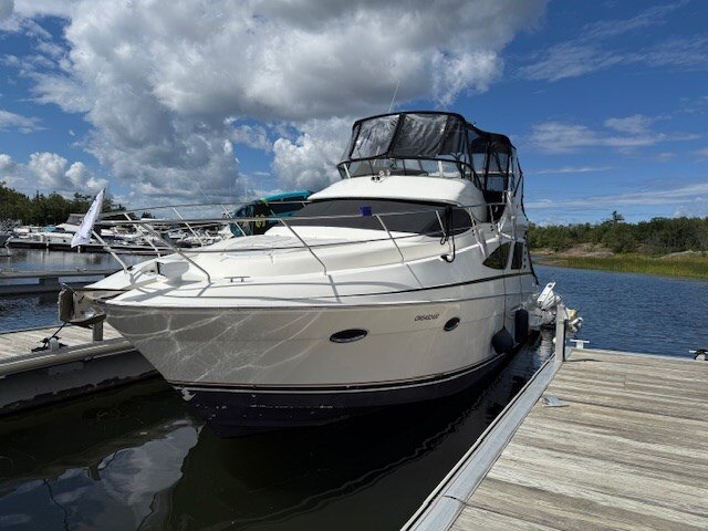 8299 593051 22838269 Silverton 43 Sportbridge