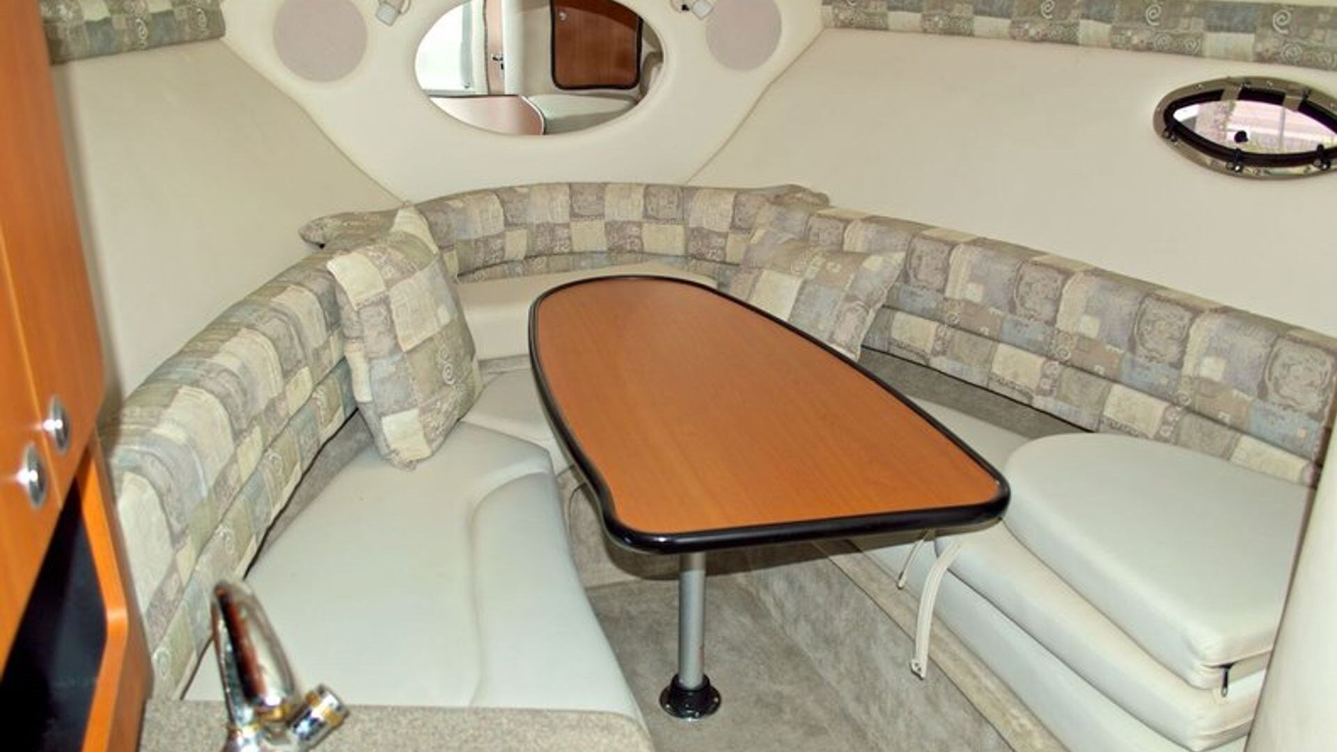 8299 595344 22898534 Crownline 270cr