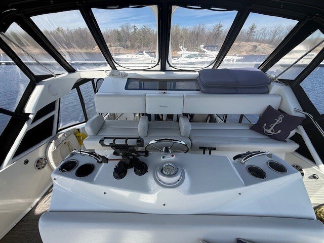 1997 Silverton 372
