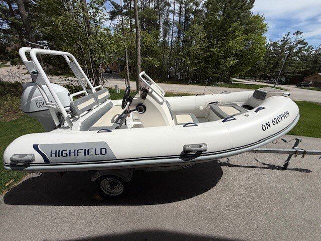 8299 669068 23695377 Highfield 390 Sport