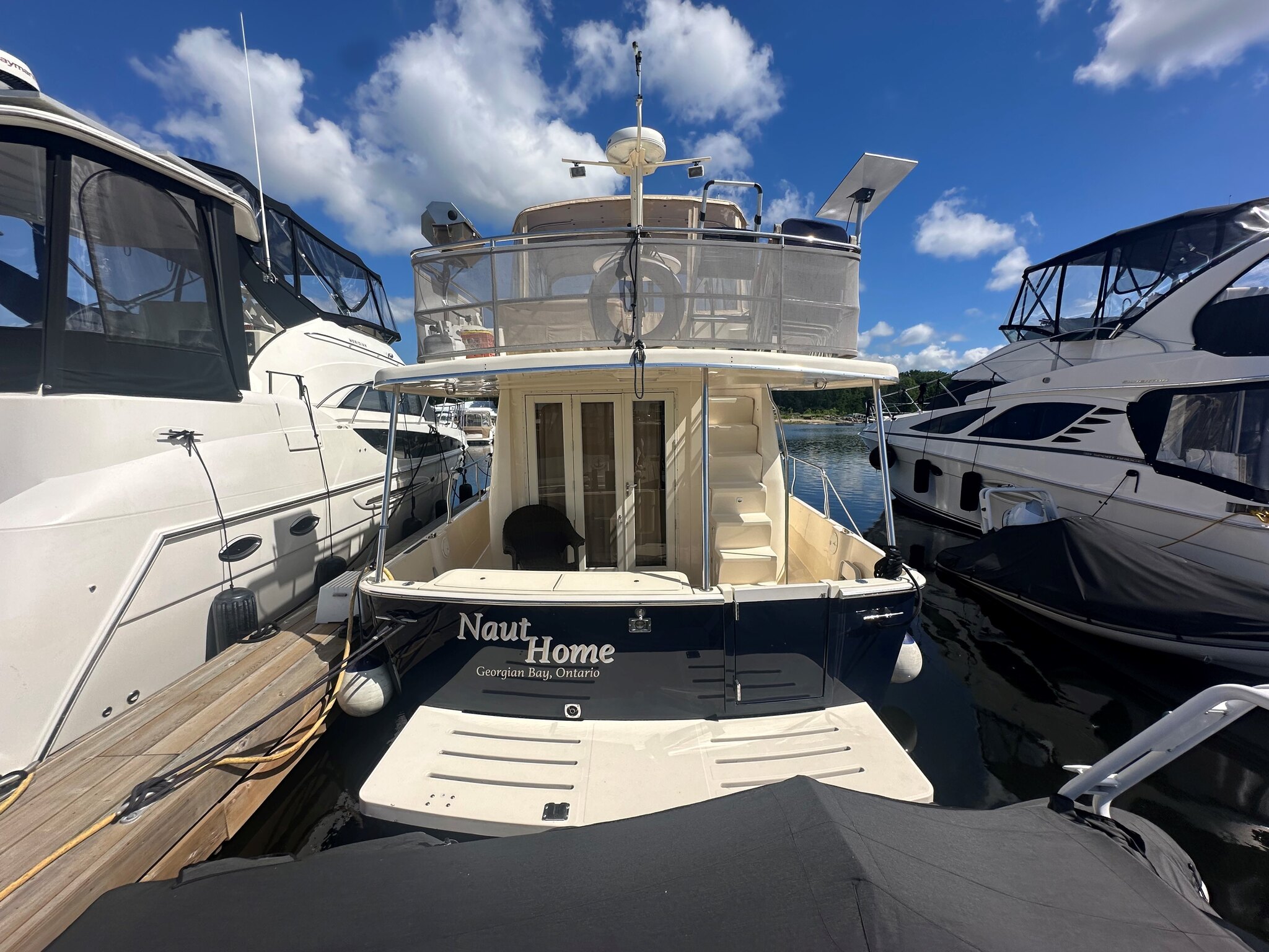 8299 671553 23786219 Mainship 400