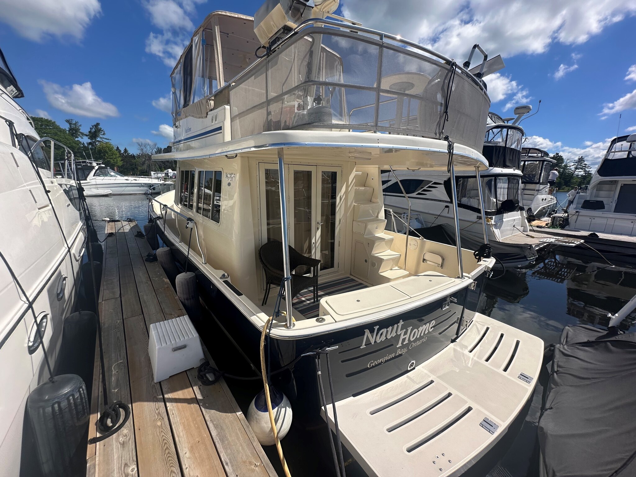 8299 671553 23786221 Mainship 400