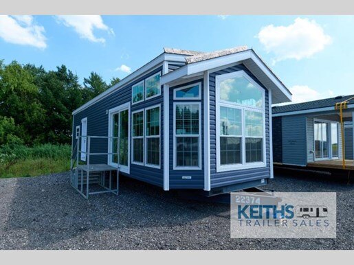 8925 38180 27578629 Fairmont Country Manor 148033