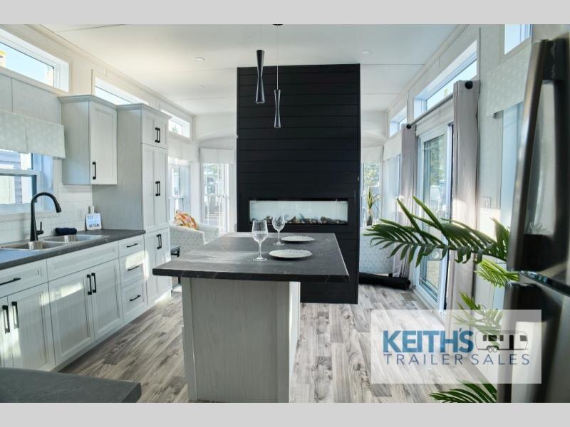 8925 39529 29004853 General Coach Resort Series Ridgetown