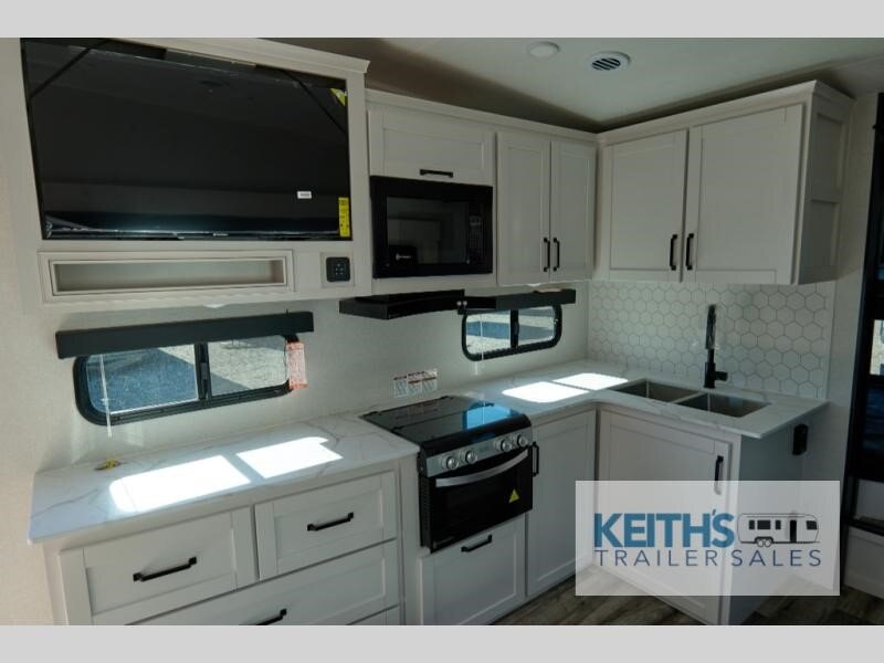 2026 Open Range RV Roamer Light Duty 28DBSS