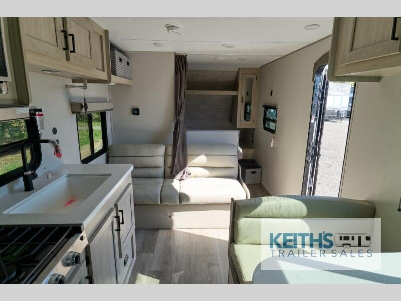 2026 Coachmen RV Catalina Summit Series 8 261BH