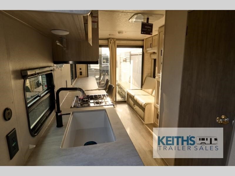 8925 42799 29013952 Coachmen Rv Catalina Summit Series 8 221epic