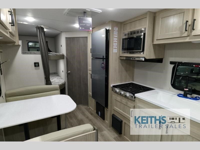 8925 42819 29016032 Coachmen Rv Catalina Summit Series 8 211bh