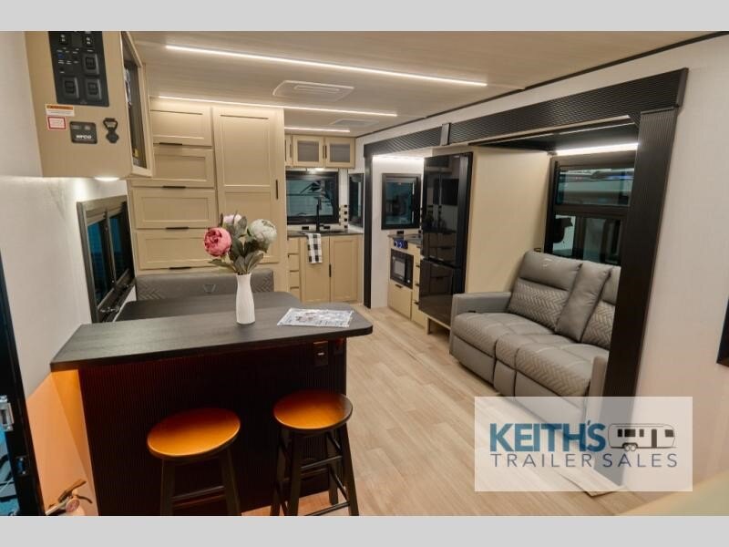 8925 42840 29106822 Keystone Rv Walkabout 22max