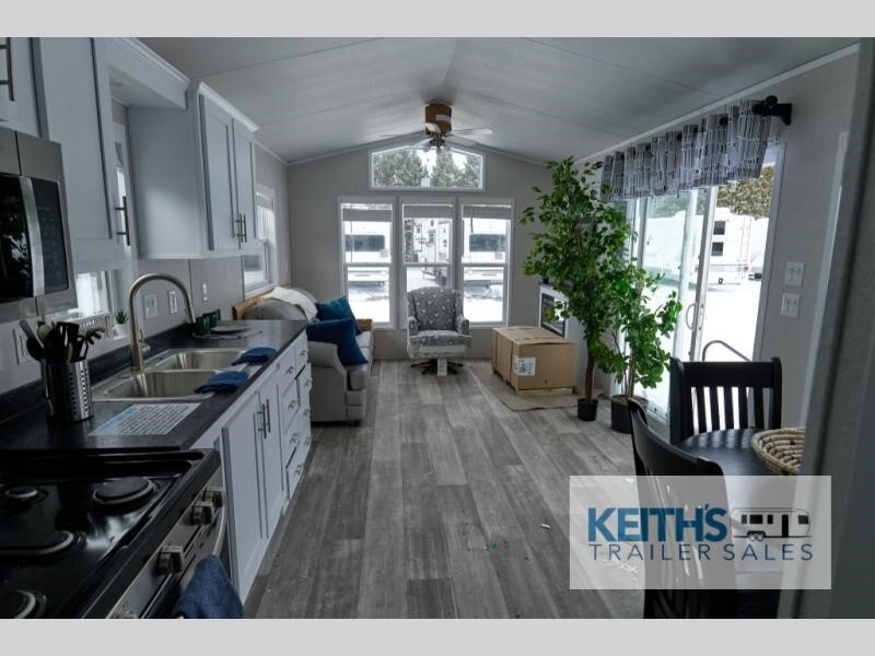 8925 43040 29023256 Forest River Rv Summit 355fl S