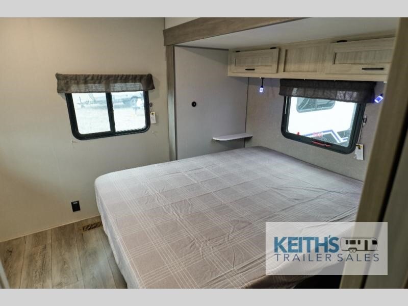 2026 Coachmen RV Catalina Legacy Edition 343BHTS 2 Queen Beds