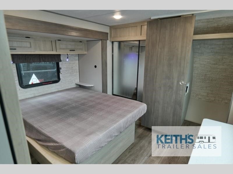 2026 Coachmen RV Catalina Legacy Edition 343BHTS 2 Queen Beds